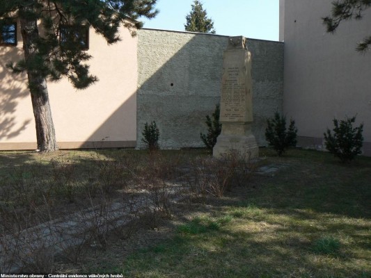 Pomník padlých v Domamyslicích