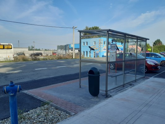 září 2022 - zrekonstruovaná zastávka