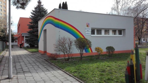 Pohled na MŠ z ulice