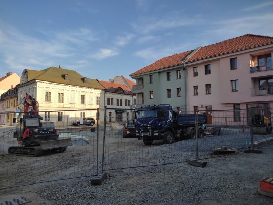 třetí dekáda srpna 2025