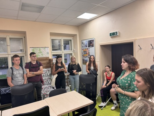 Návštěva studentů Ústavu architektury FAST ve stávající městské knihovně