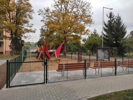 Říjen 2021 - nové dětské hřiště