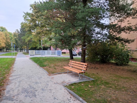 Říjen 2021 - nové lavičky