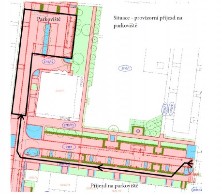 Příjezd obyvatel na parkoviště