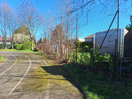 současný stav oválu a oplocení - 2. etapa