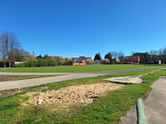 současný stav doskočiště a vnitřní části oválu - 2. etapa