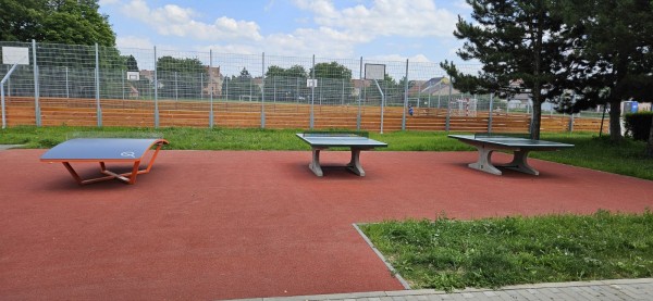 kompletní doplnění tenisových stolů o další stůl na teqball