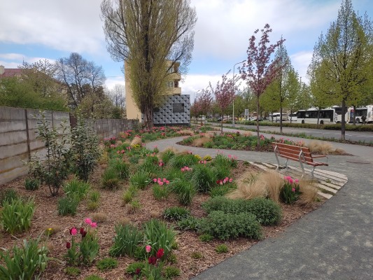 duben 2023 - jaro v prostoru přednádraží