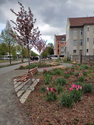 duben 2023 - jaro v prostoru přednádraží