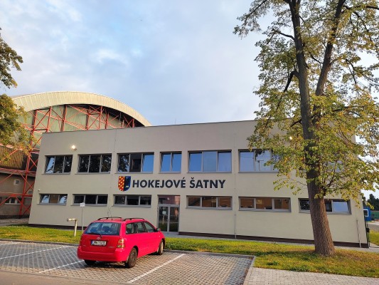 Nové šatny u zimního stadionu