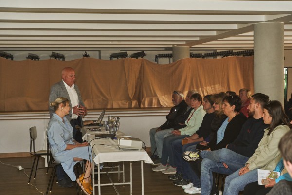 Foto z průběhu veřejného projednání - 9.5.2023