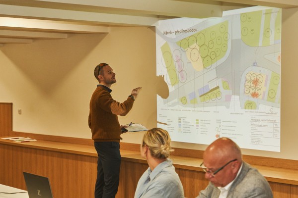Foto z průběhu veřejného projednání - 9.5.2023