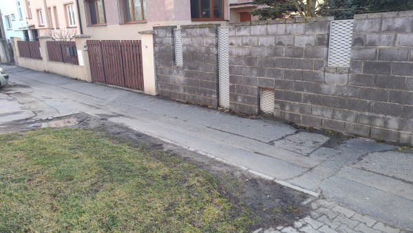 stávající stav chodníku