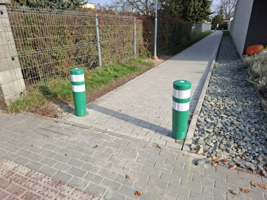 Finální podoba chodníku včetně sloupků