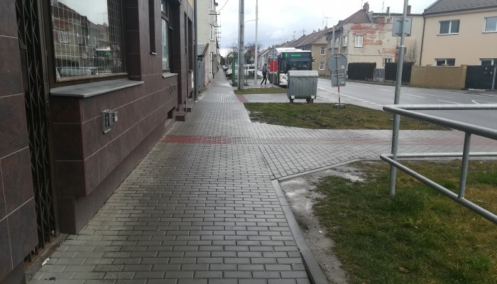 Rekonstrukce chodníku podél ulice Vrahovická - úsek I