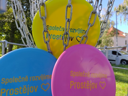 Disky pro discgolfové hřiště v Kolářových sadech