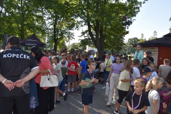 Slavnostní zahájení 27.9.2023 - ocenění žáci získali medaile