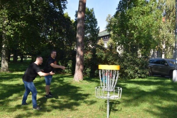 Slavnostní zahájení 27.9.2023 - vyzkoušeli si hřiště i dospělí