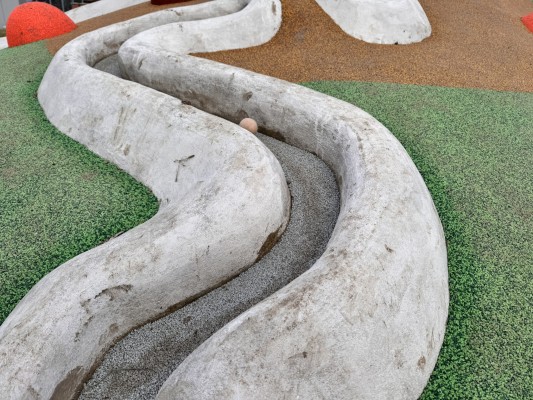 konec listopadu 2025