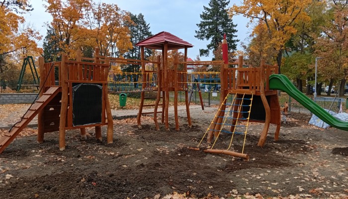 Dětské hřiště v Kolářových sadech - úprava