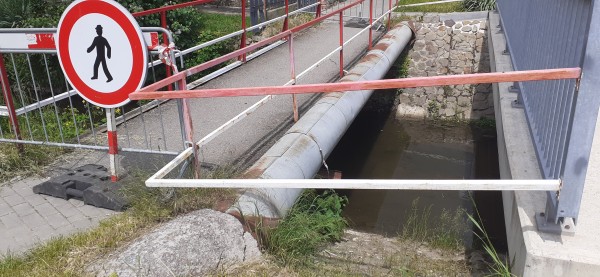 Lávka bez možného průchodu chodců