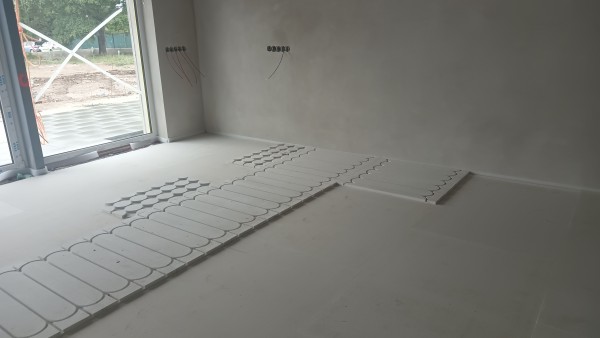 druhá dekáda září 2025 - podlahové topení
