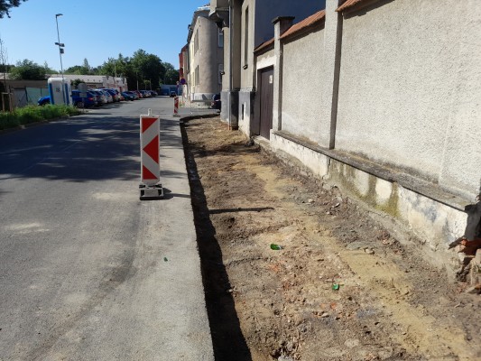 Zahájení opravy chodníku