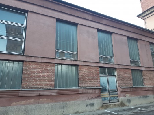 objekt tělocvičny v areálu školy