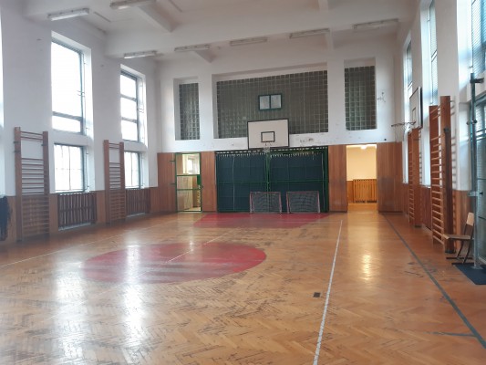 původní stav tělocvičny na Husově náměstí