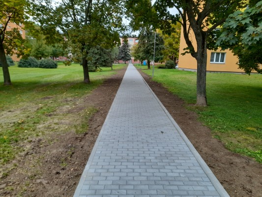 Chodník na sídl. Svobody po opravě