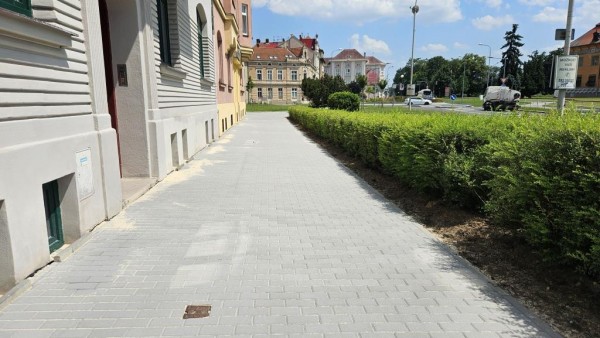 stav chodníku po opravě