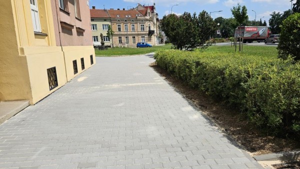 stav chodníku po opravě