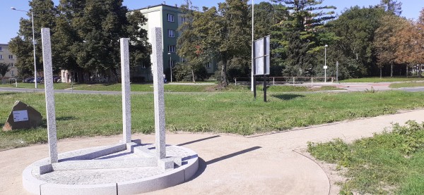 Postavení pilonů - srpen 2022