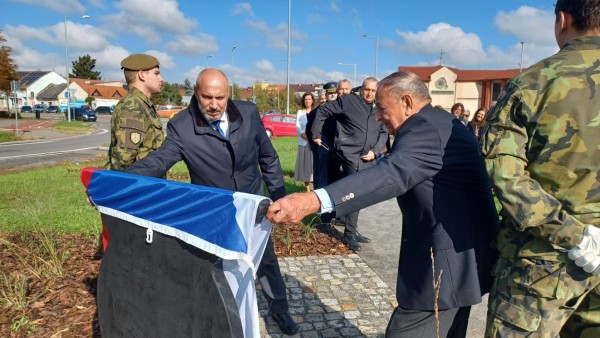 Dne 12.10.2024 odhalena památní deska k 50. výročí založení 51. vrtulníkového pluku