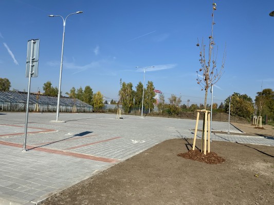 Nové parkoviště je již funkční
