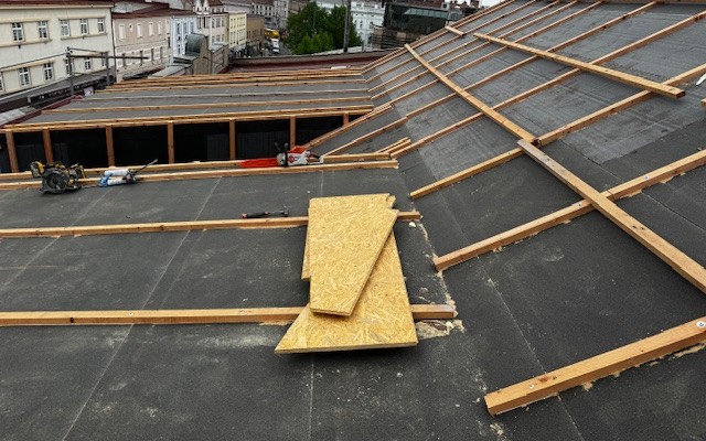 Radnice - rekonstrukce střechy budovy B