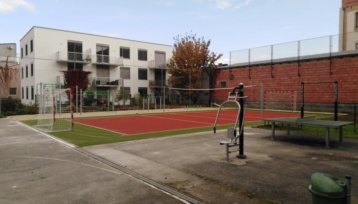 Rekonstrukce sportovního hřiště v areálu Střední odborné školy podnikání a obchodu