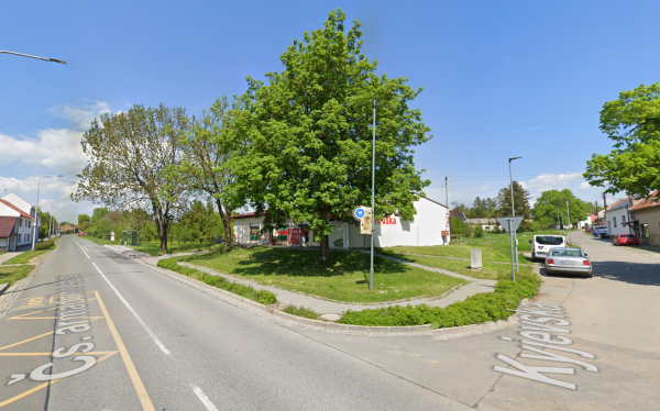 Prostor kolem obchodu