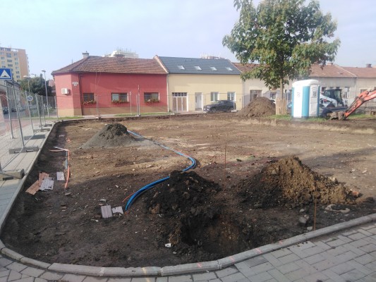 začátek září 2022