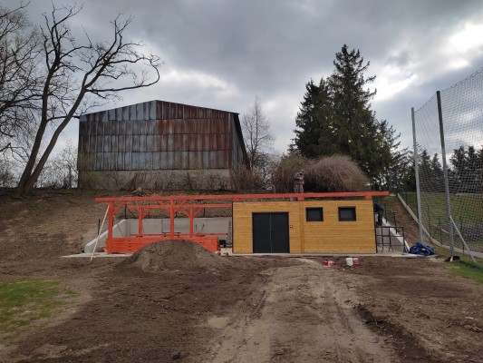 druhá dekáda března 2024 - výstavba pergoly
