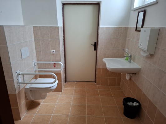 ZŠ Kollárova - bezbariérové WC
