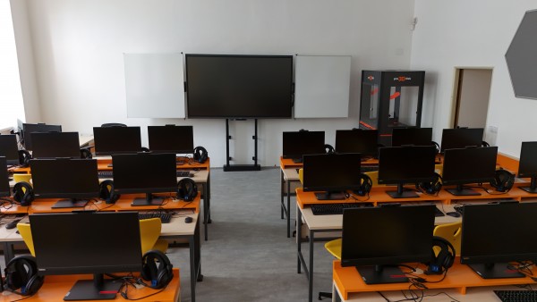 ZŠ Kollárova - multimediální učebna v I. nadzemním podlaží (IT)
