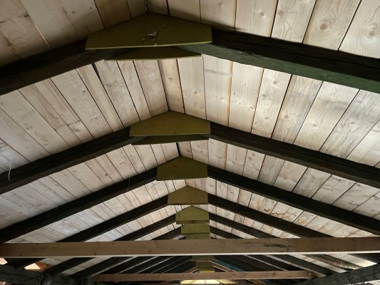 začátek září 2023