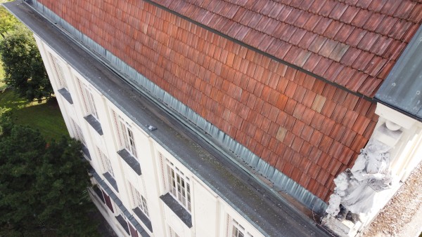 ZŠ Skálovo nám. - oprava korunní římsy