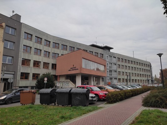 magistrát v ul. Školní